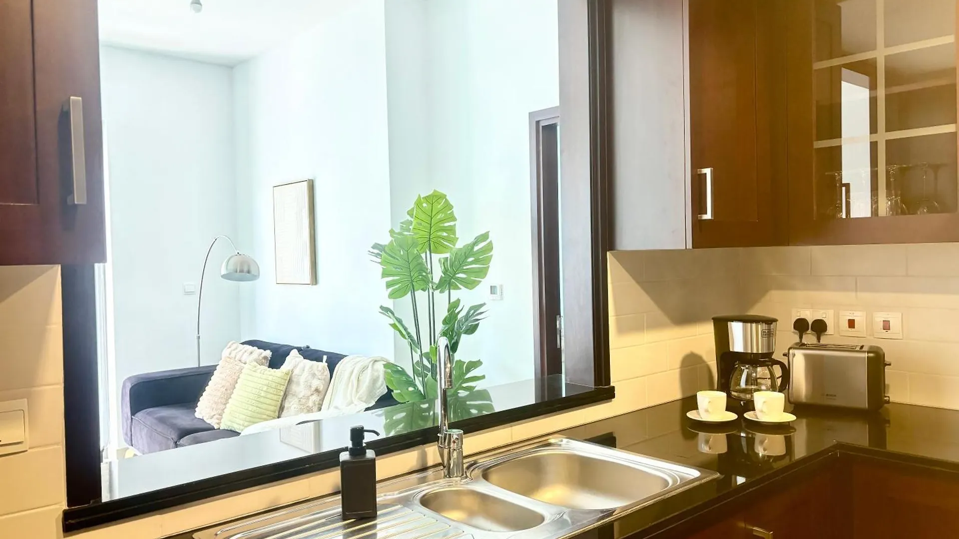 Luxury One Bedroom Apartment With Fountain View Opposite Dubai Mall