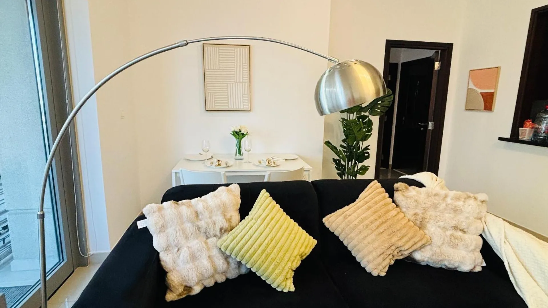 Luxury One Bedroom Apartment With Fountain View Opposite Dubai Mall United Arab Emirates