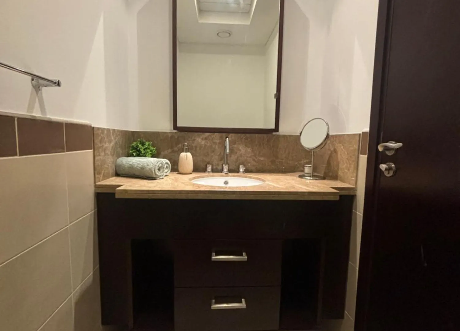 Luxury One Bedroom Apartment With Fountain View Opposite Dubai Mall