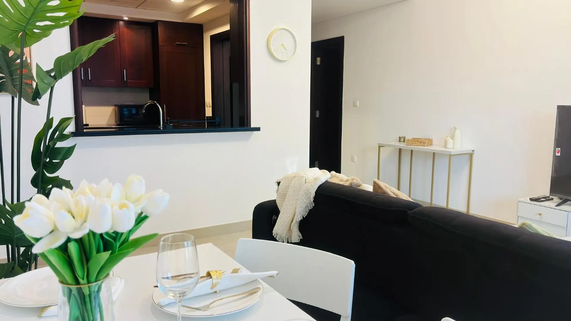 Luxury One Bedroom Apartment With Fountain View Opposite Dubai Mall