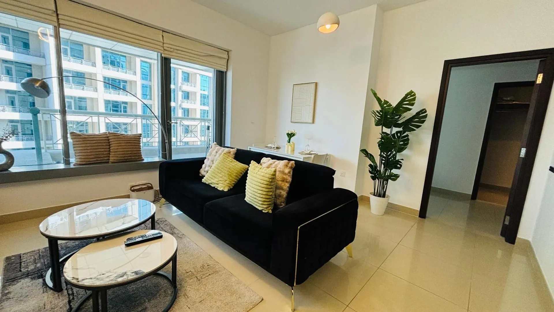 Luxury One Bedroom Apartment With Fountain View Opposite Dubai Mall