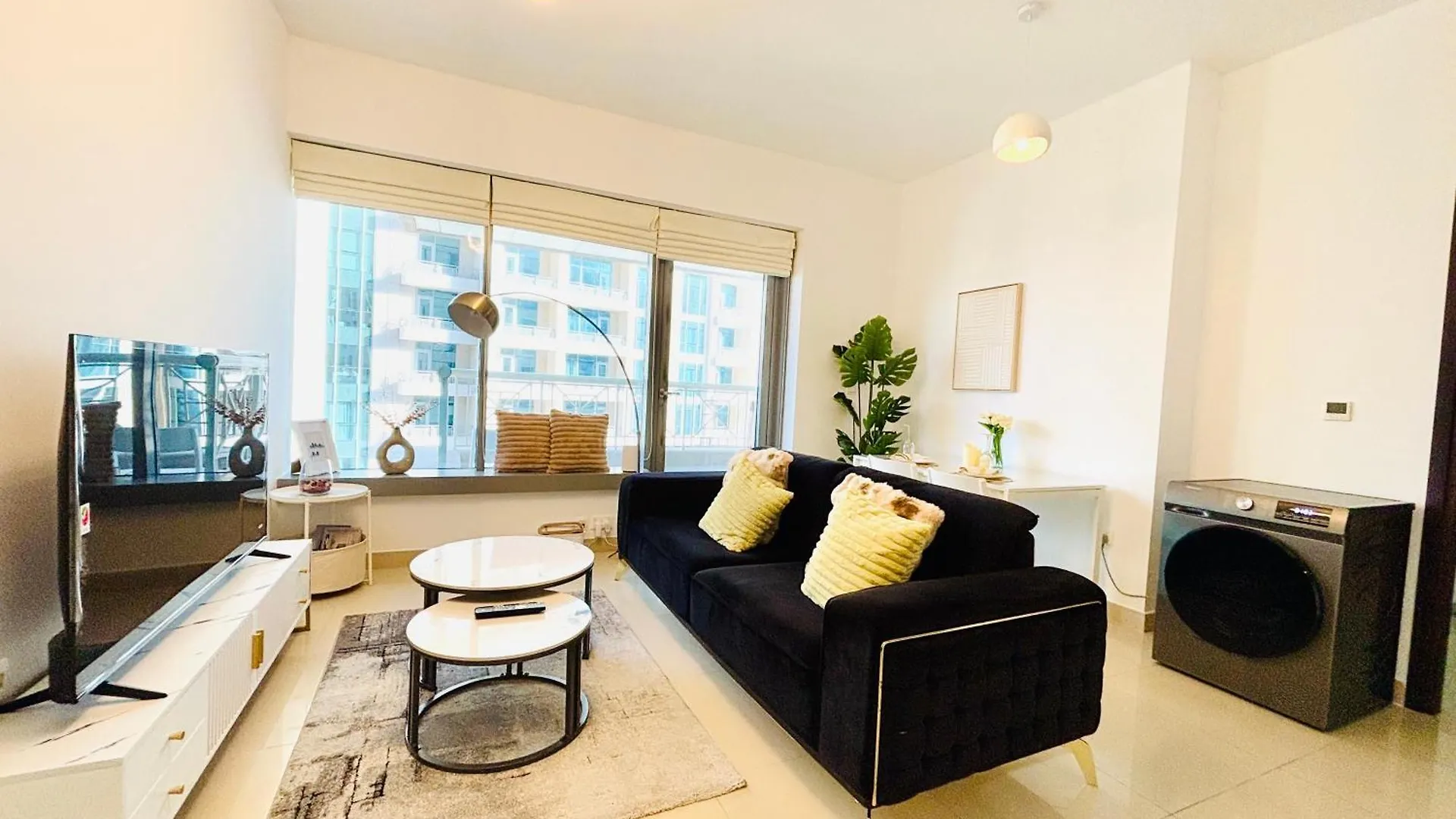 Luxury One Bedroom Apartment With Fountain View Opposite Dubai Mall